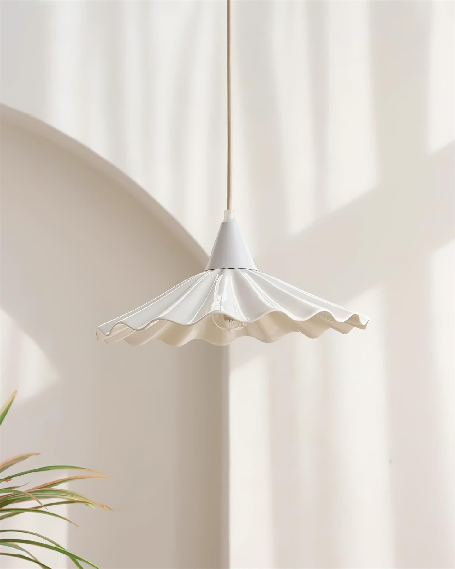 Ruffles Pendant Lamp P016