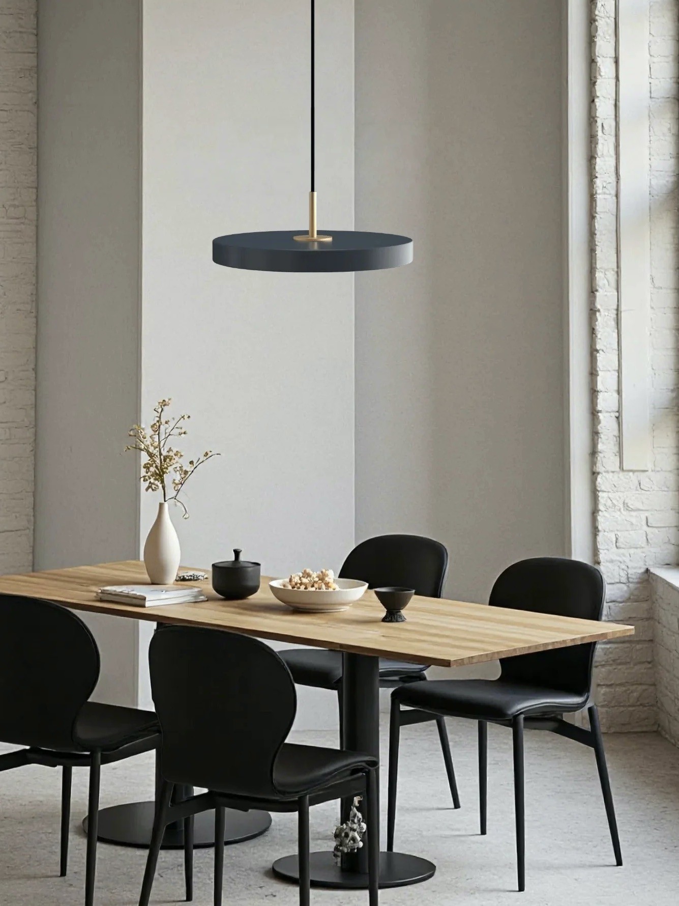 Modern Disc Pendant Light — Nordic Minimalist Fixture for Dining & Kitchen G102