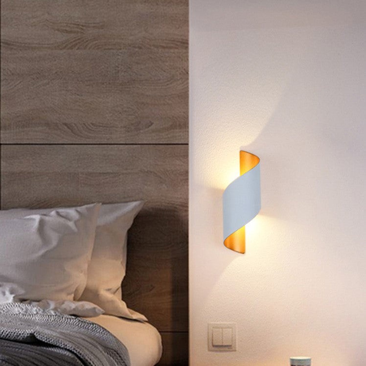Modern Curl Twisted LED Wall Light M38