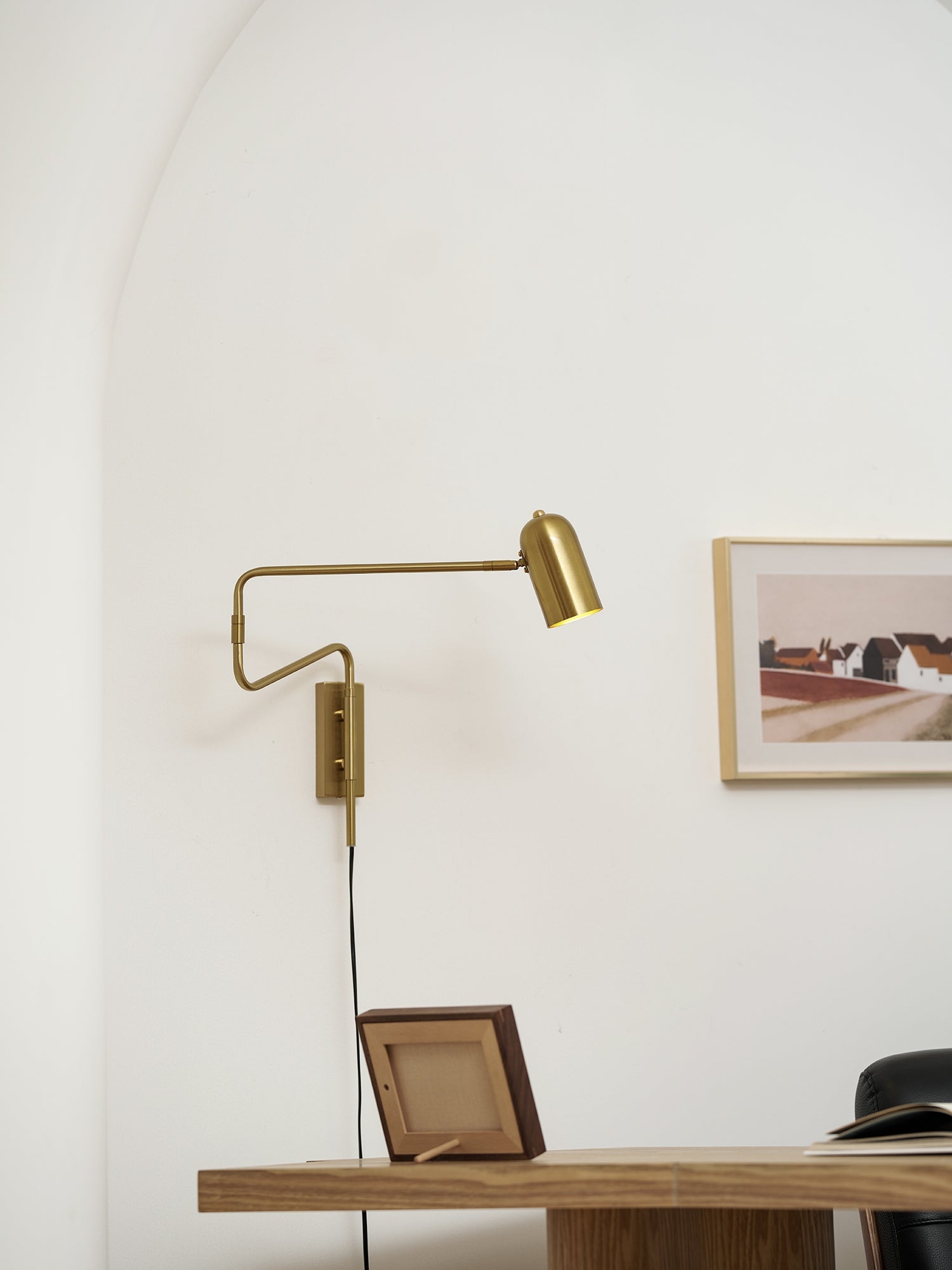 Adjustable Arm Plug In Wall Lamp T1595