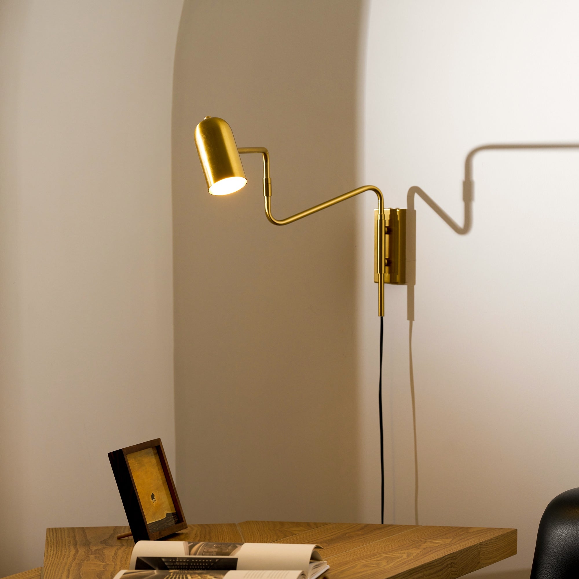 Adjustable Arm Plug In Wall Lamp T1595