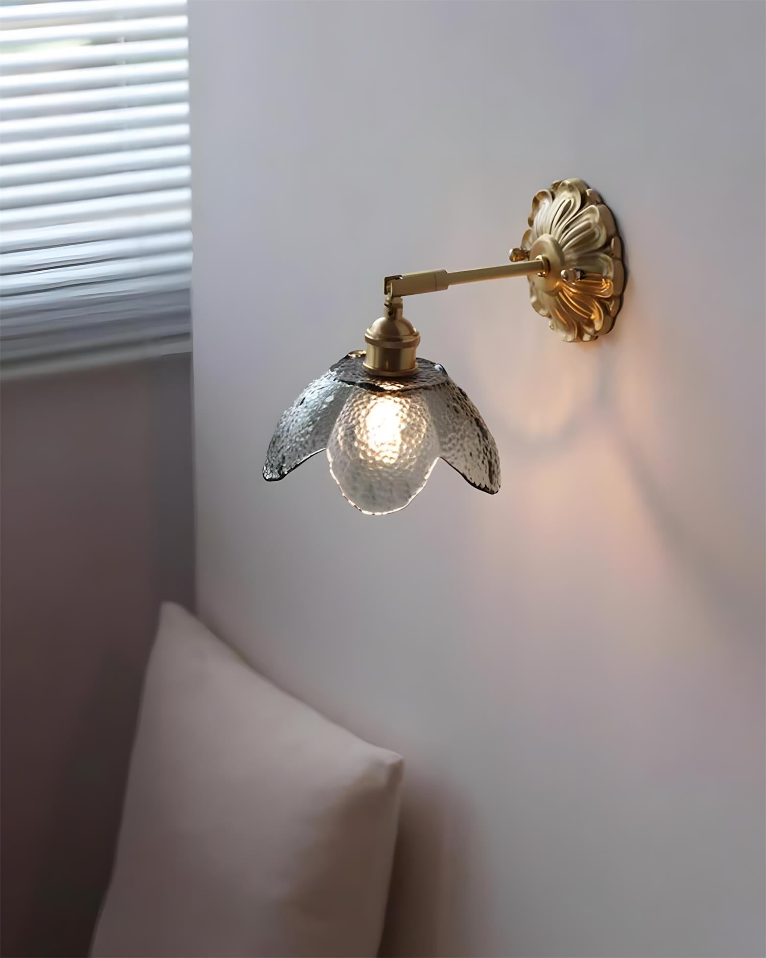 Nacre Petal Wall Lamp T1550
