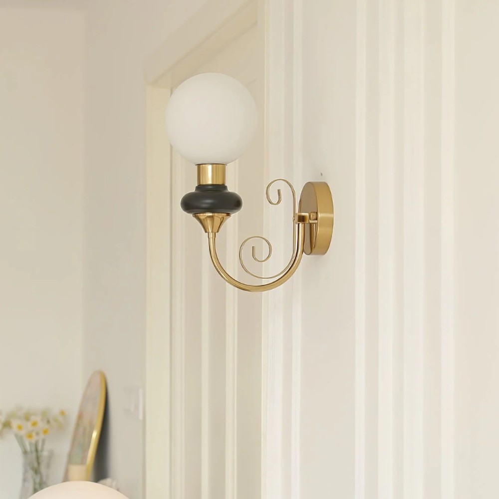 Elegant Wall Lamp with Sculptural Glow and Architectural Form S220