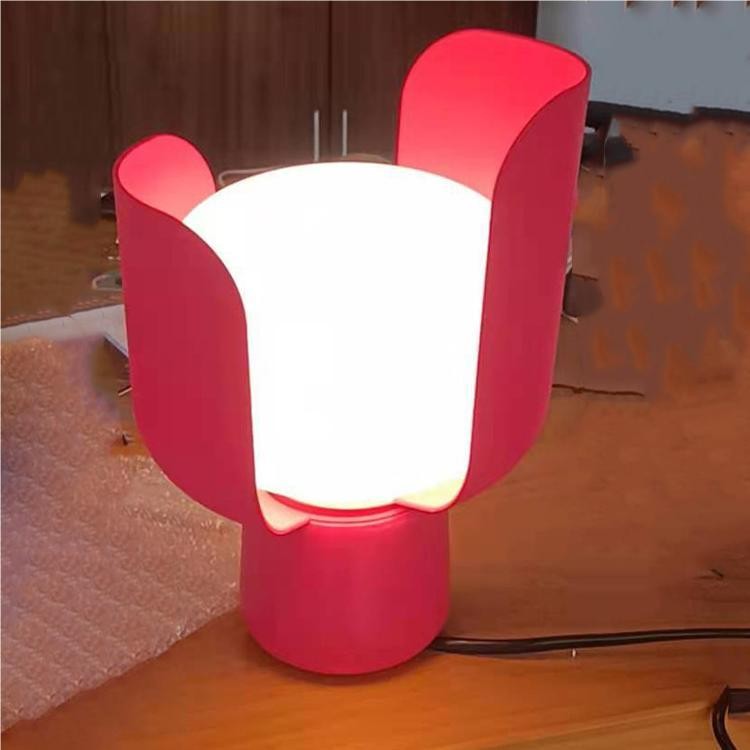 Blom Petal Glass Table Lamp