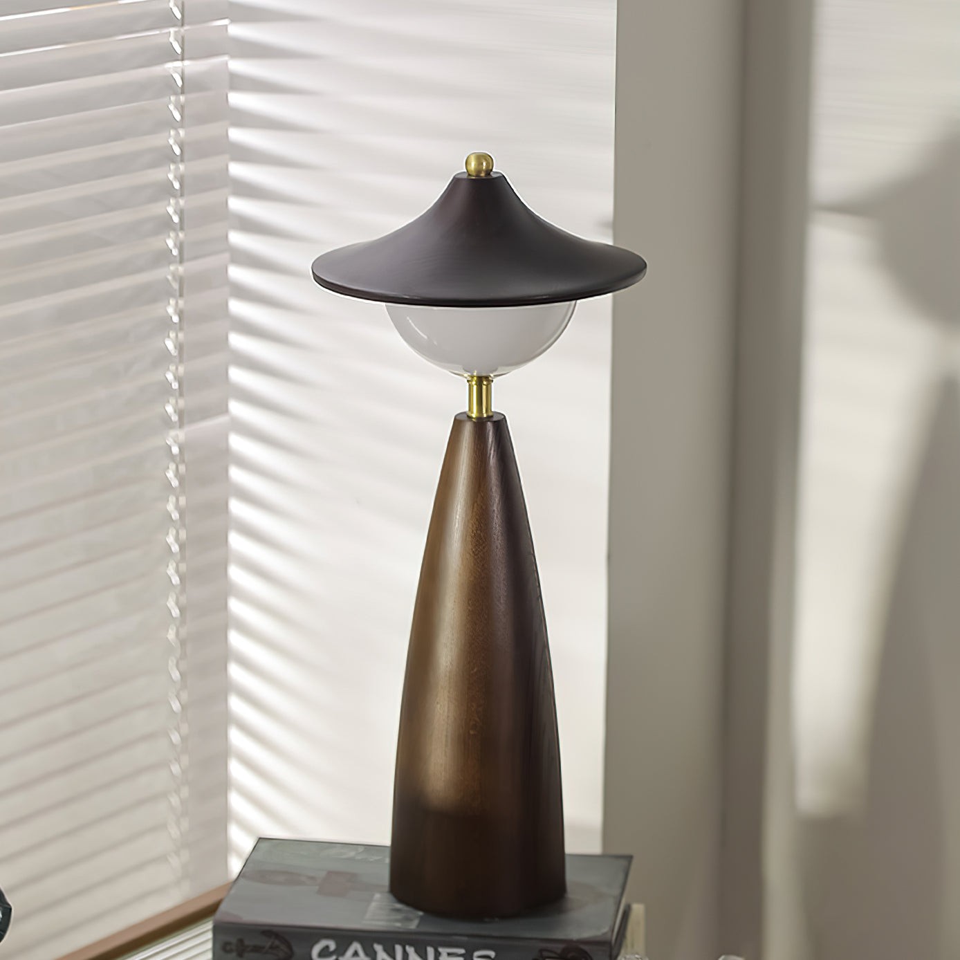 French Retro LED Bedside Table Lamp for Bedroom M225