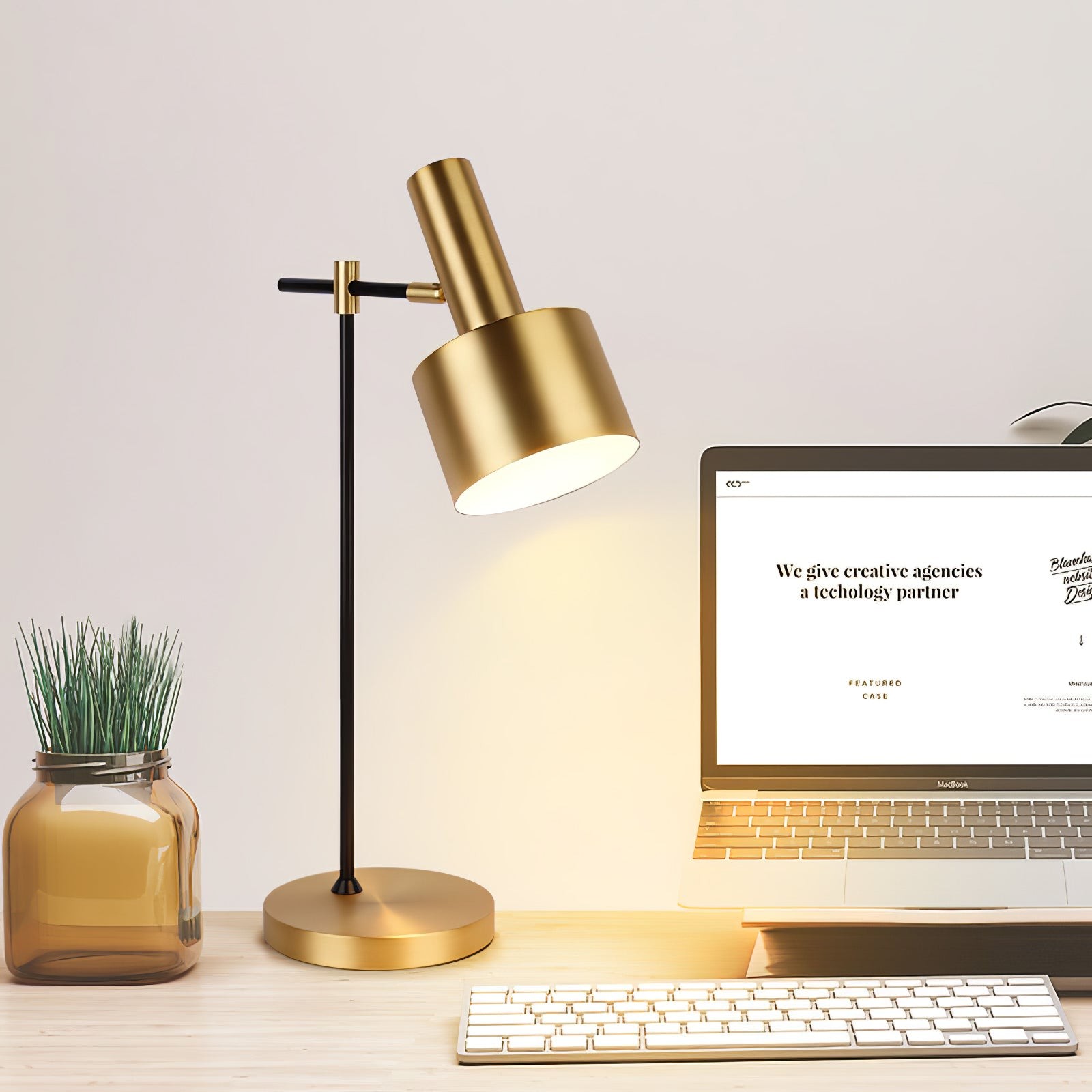 Metal Minimalist Art Deco Table Lamp M441