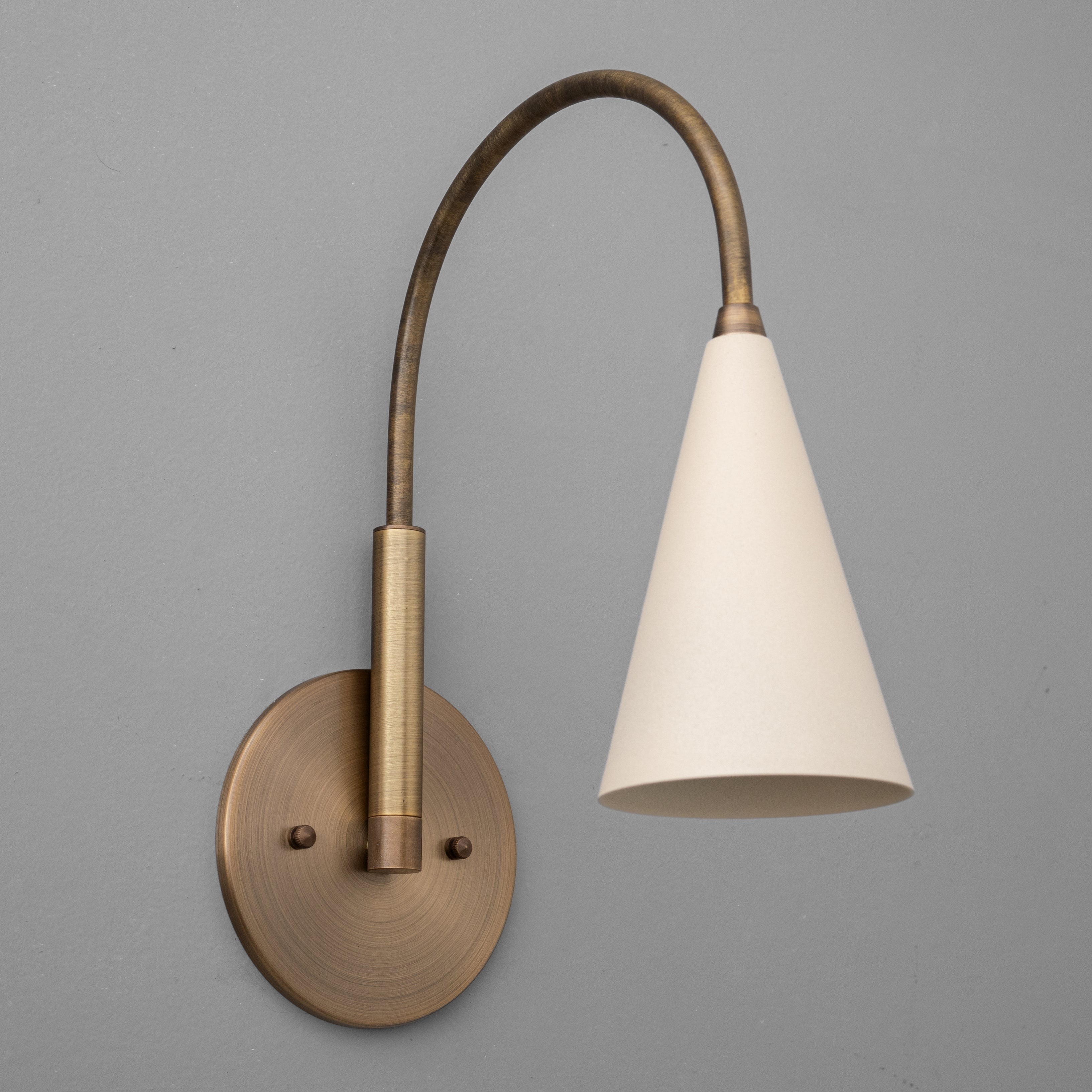 Curva Elegant Arc Cone Wall Sconce - Contemporary Reading Nook Wall Lighting T394