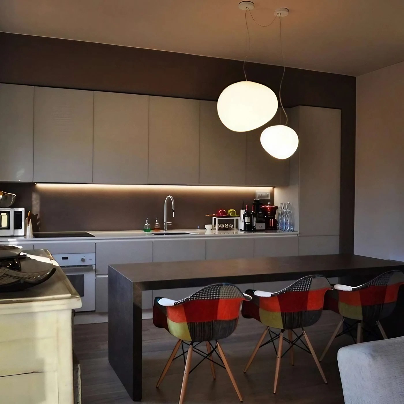 Pebble Orb Deco Milk Glass Pendant Light S161