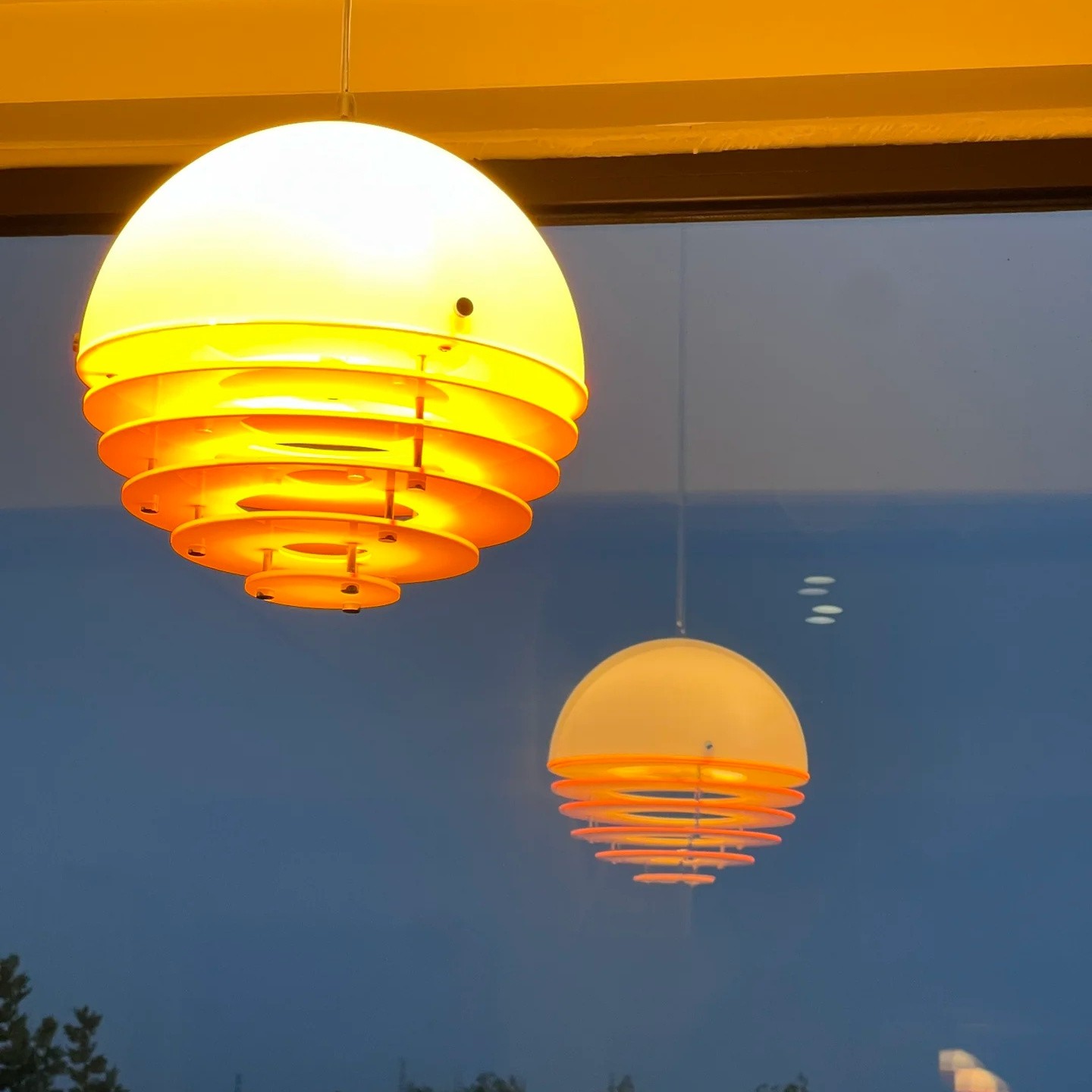 Bauhaus Sunset Pendant Lamp - Warm Ambient Lighting for Living Room S213