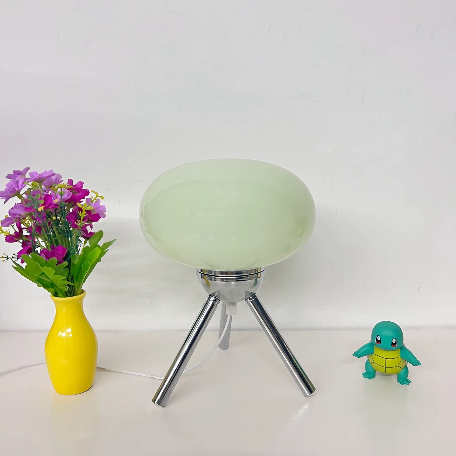 Bauhaus Tripod Glass Table Lamp S25