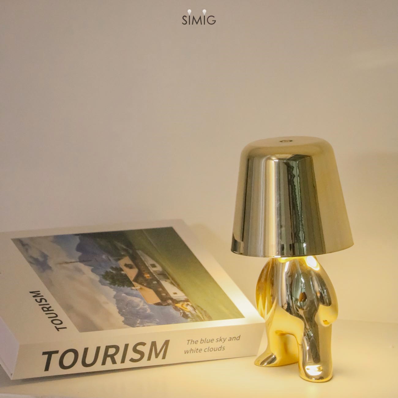 Aurabrova Human Figure Table Lamp - Modern Sculptural Design for Living Room
