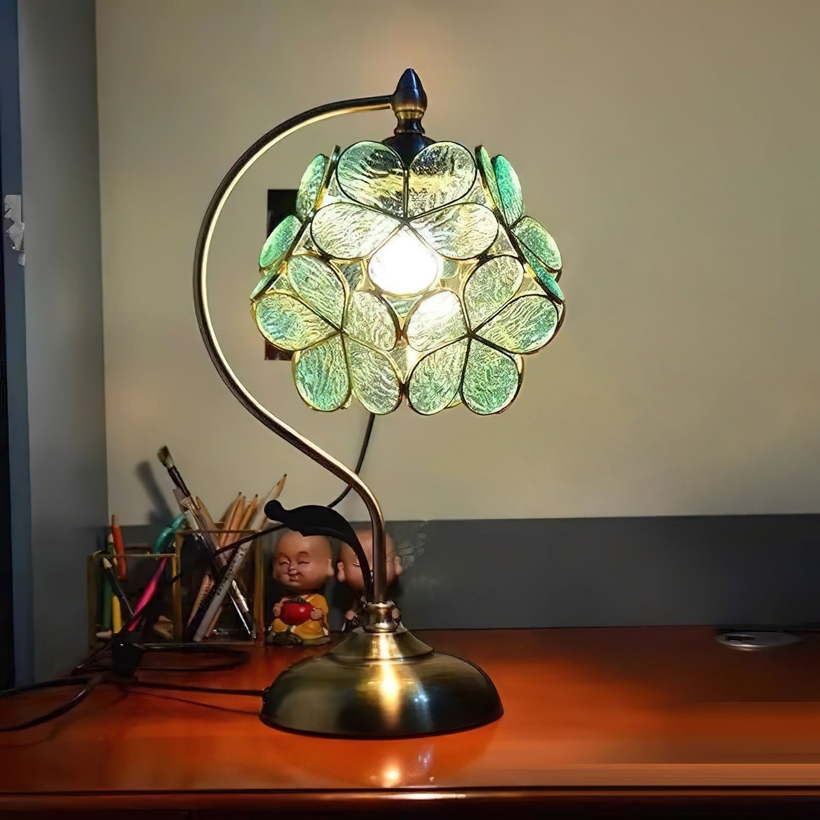 Petal Eye-Care Glass Table Lamp M574