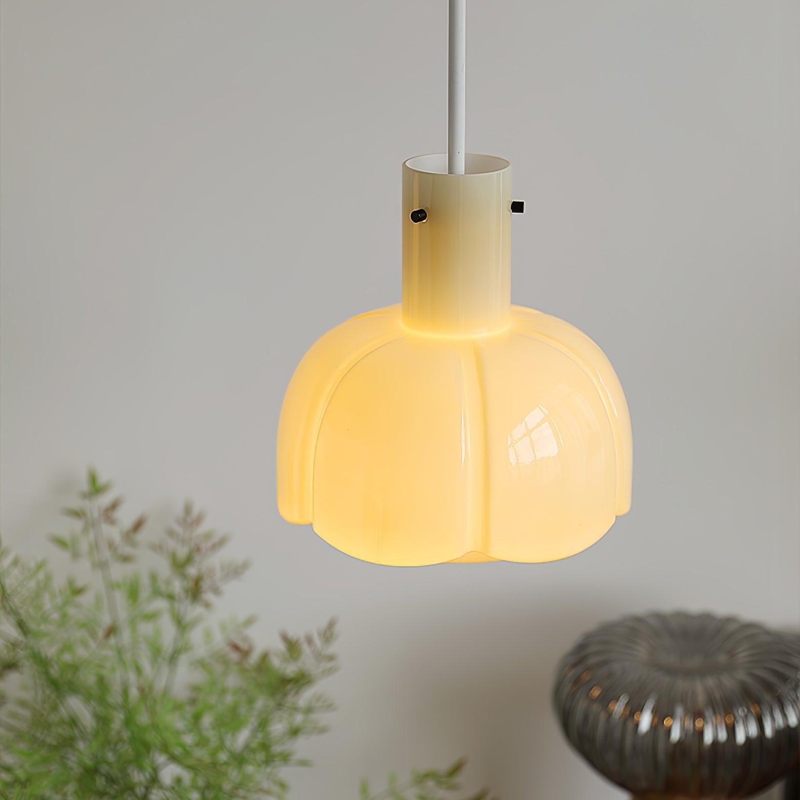 Medieval Style Glass Bud Pendant Lamp M352
