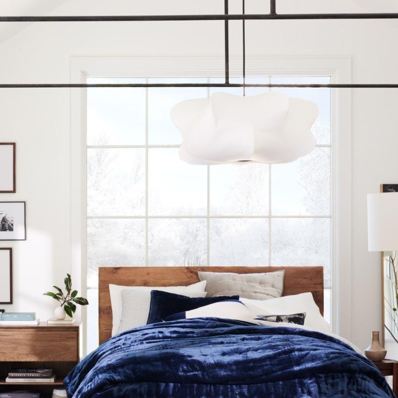 Sleek Modern Pendant Light - Adjustable Suspension for Dining Rooms M57