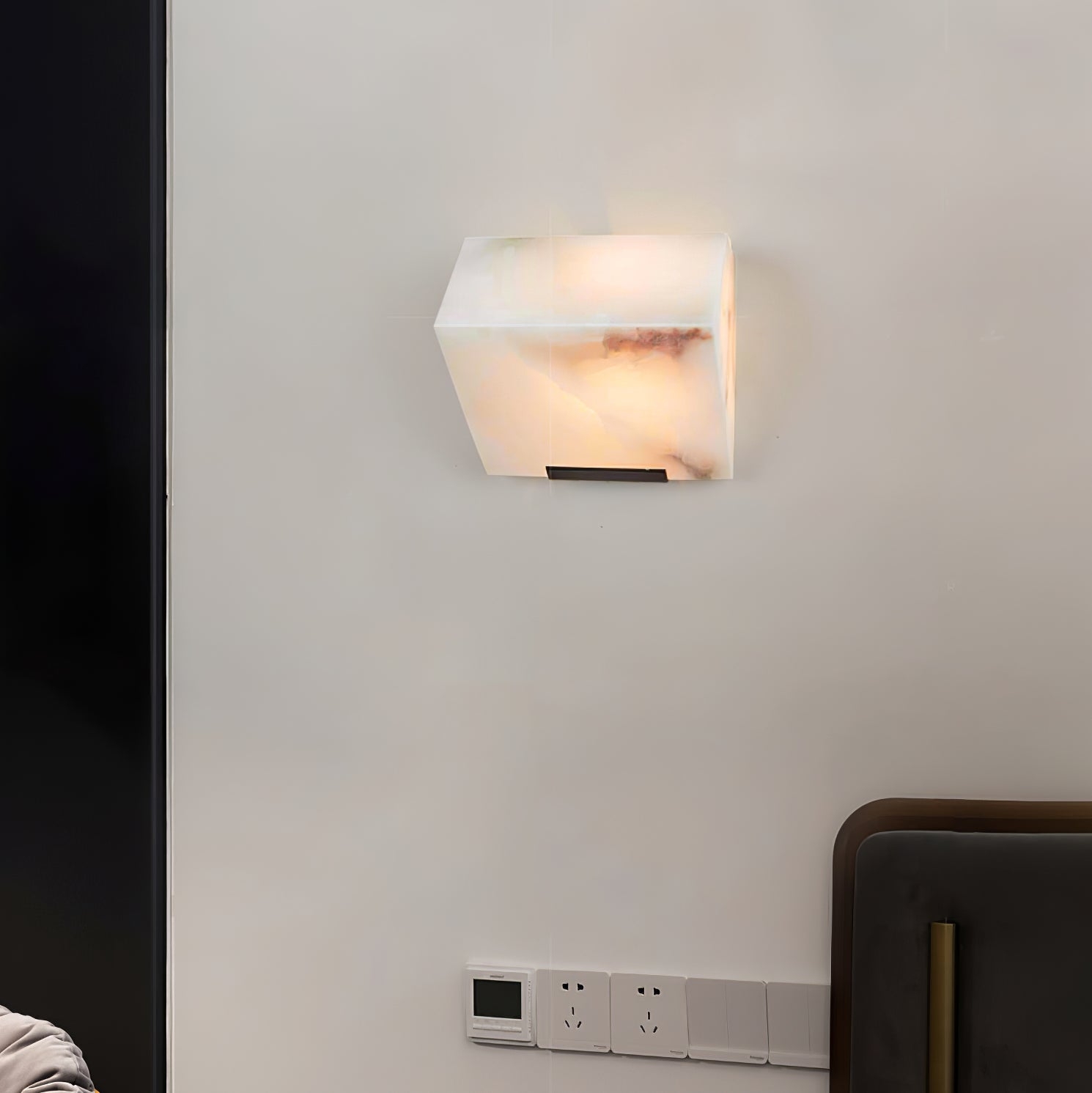 Alabaster Staircase Wall Lamp T1872