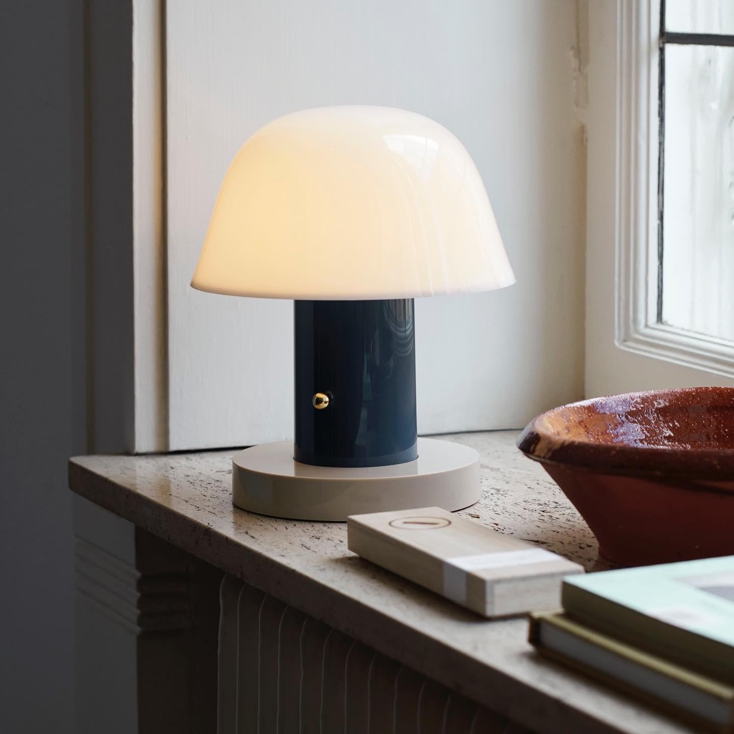 Minimalist Mushroom Cordless Table Lamp M528