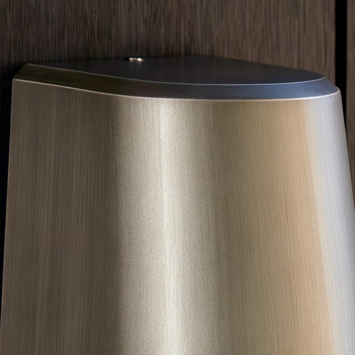 Rivathis Minimalist Metal Pewter Wall Lantern - Stylish Porch Fixture Ideal for Entry or Garden T894