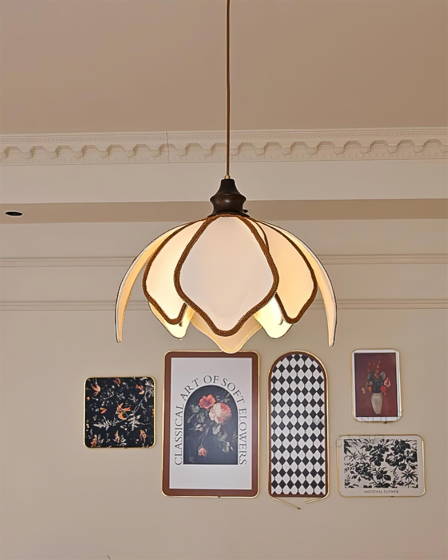Vintage Cream Petal Pendant Lamp M122