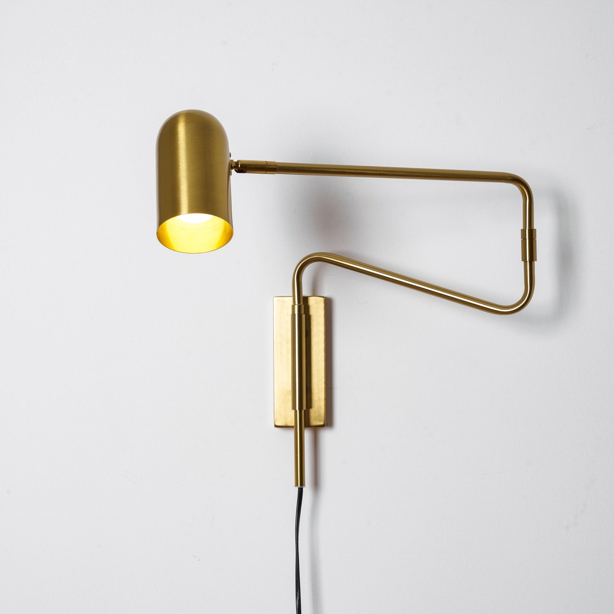 Adjustable Arm Plug In Wall Lamp T1595