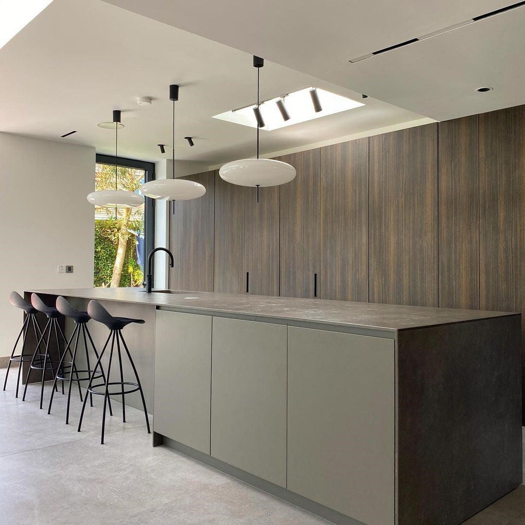 Modern Oval Pendant Light – Metal and Acrylic Pendant Lamp for Living Room