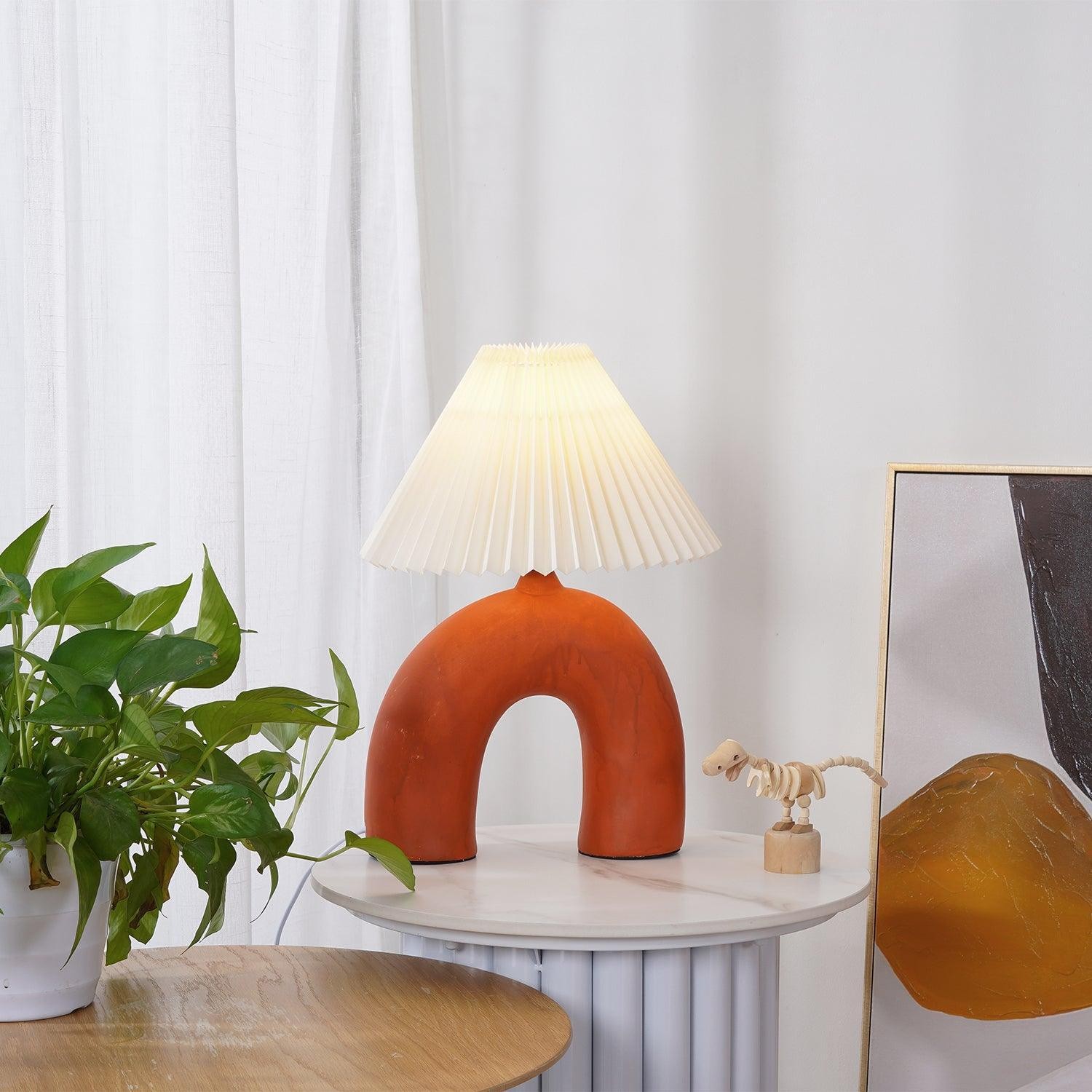 Arched Pleated Table Lamp M391