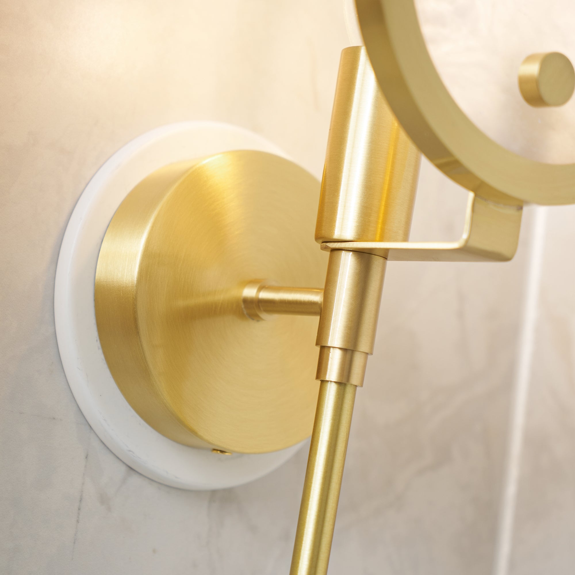 Ava Brass Alabaster Wall Lamp T1612