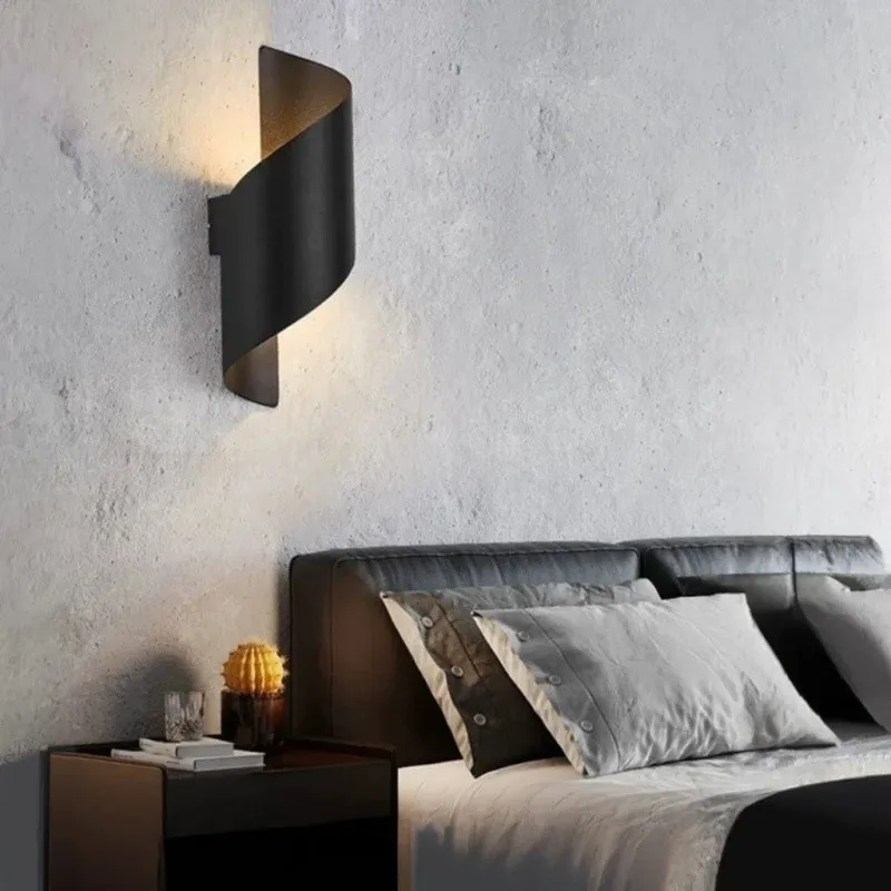 Modern Curl Twisted LED Wall Light M38