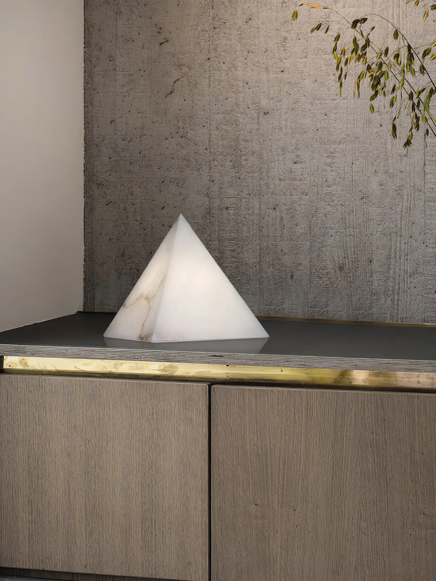Alabaster Pyramid Table Lamp T1652
