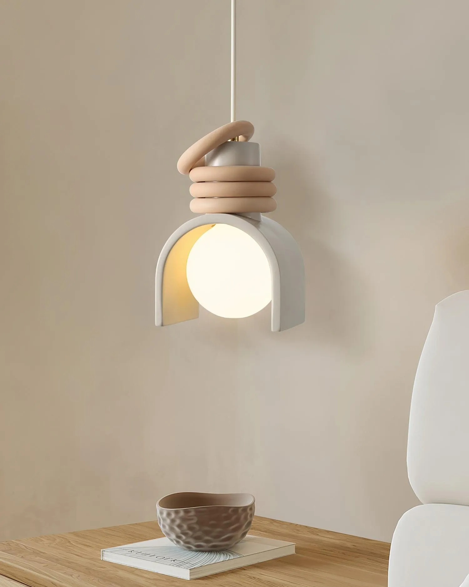 Modern Creative Resin Pendant Light M92