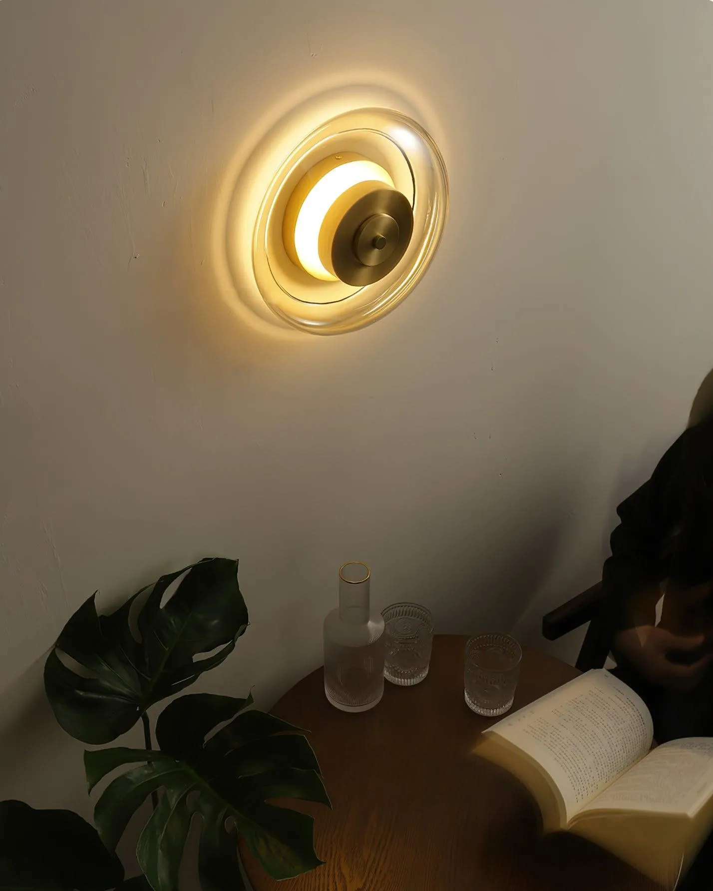 Postmodern Brass Glass Wall Lamp M112