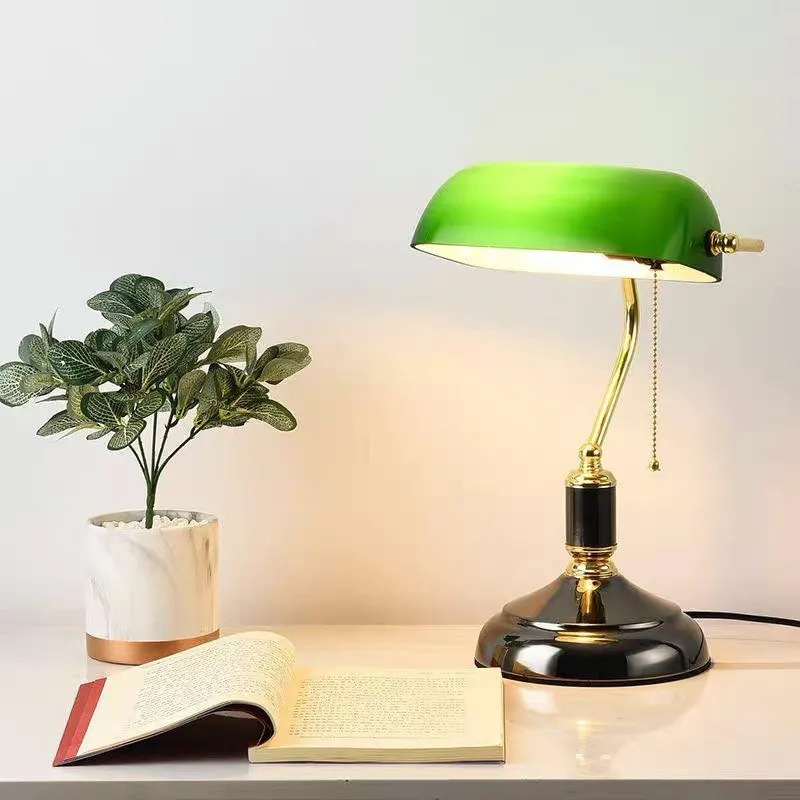 Nostalgic Vintage Table Lamp