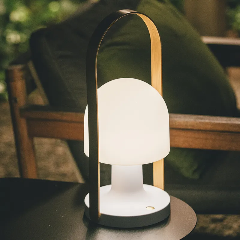 FollowMe Table Lamp