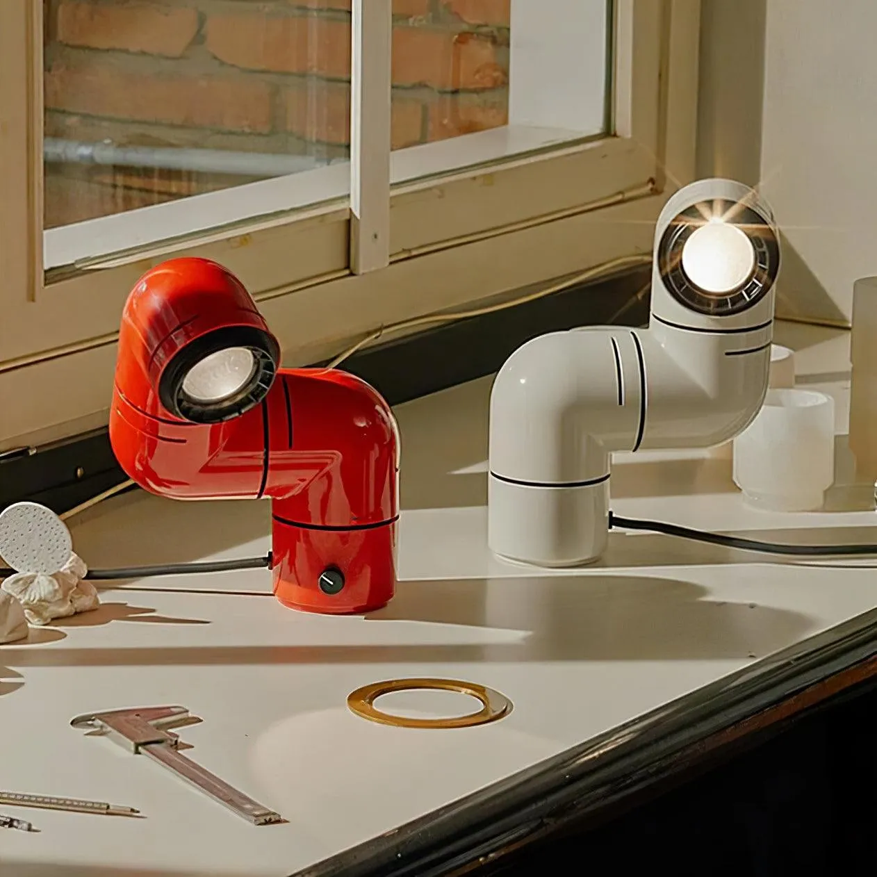 Red Tubular Table Lamp Suitable For Bedroom M504