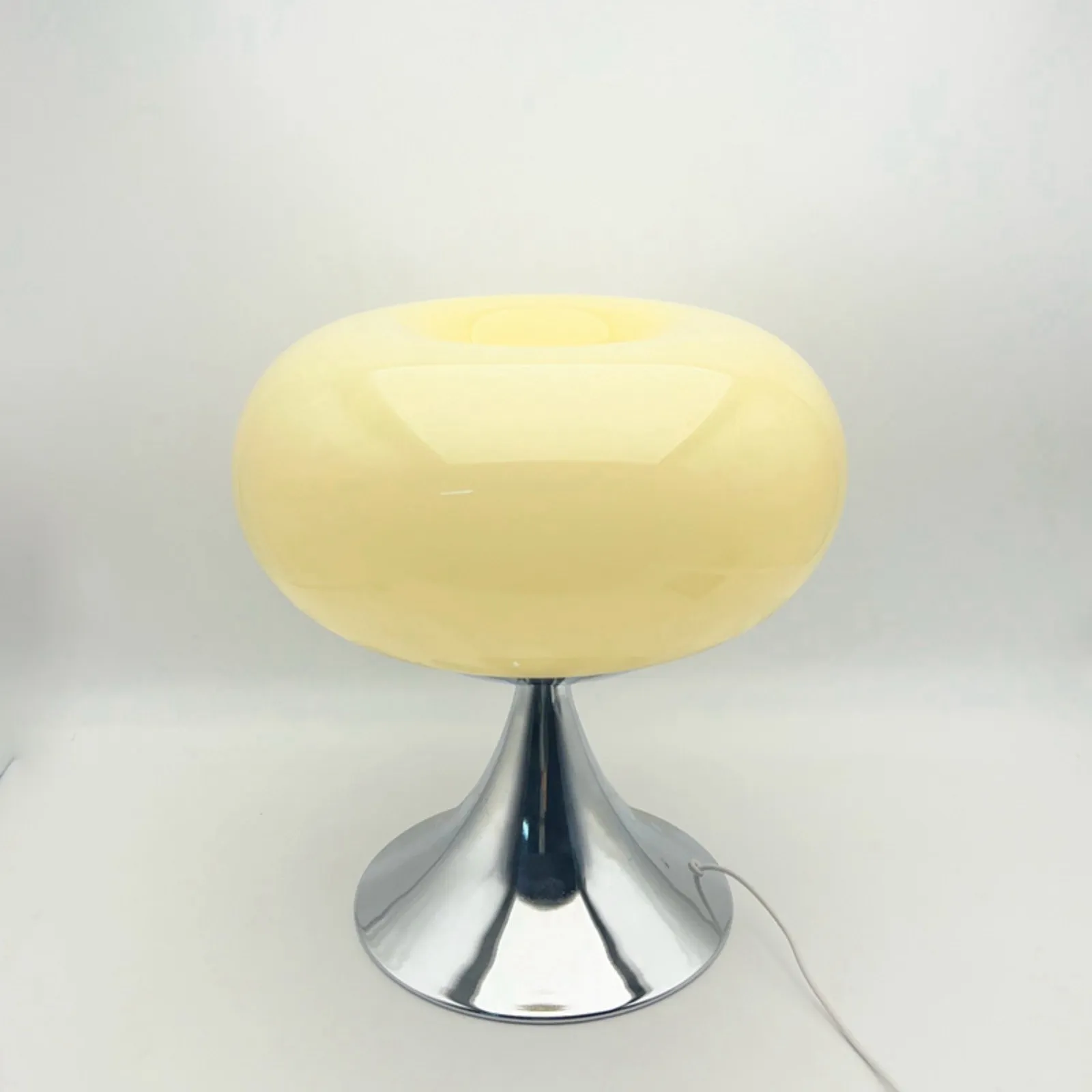 Lollora Bauhaus Apple Glass Table Lamp — Modern Desk & Bedside S171