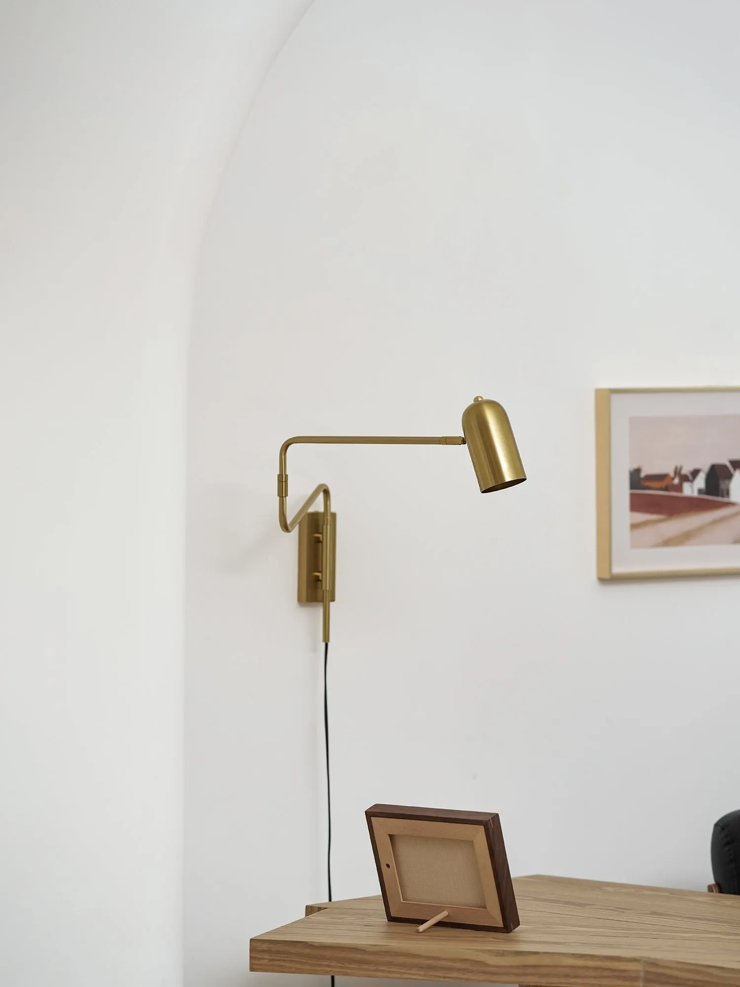 Adjustable Arm Plug In Wall Lamp T1595