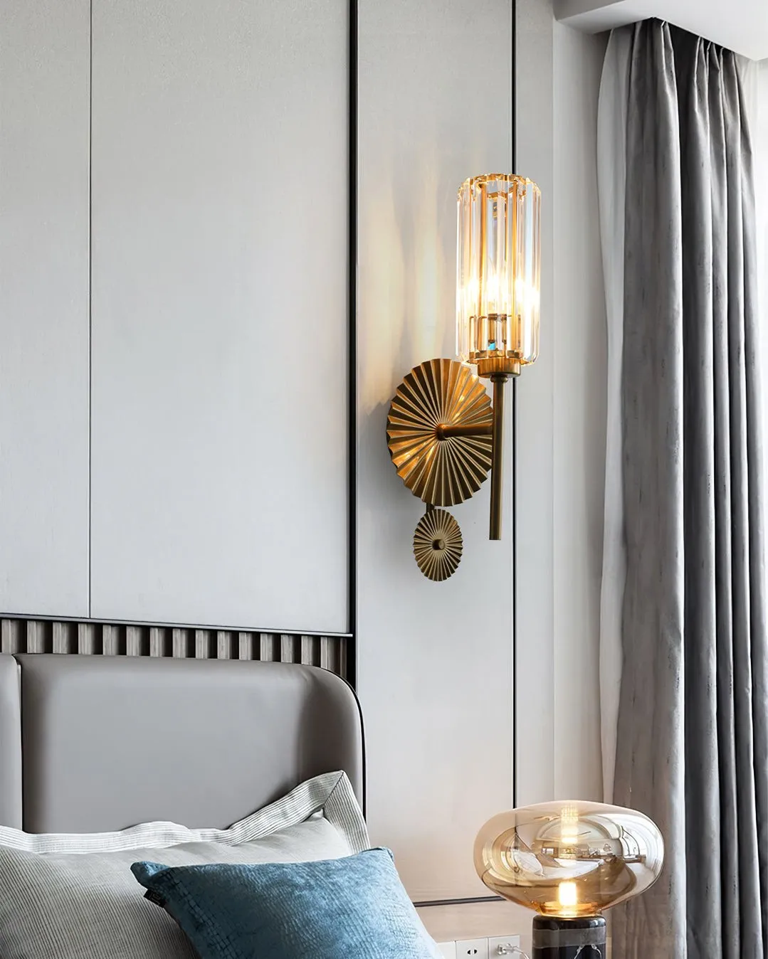 Nordic Light Luxury Crystal Wall Lamp M68