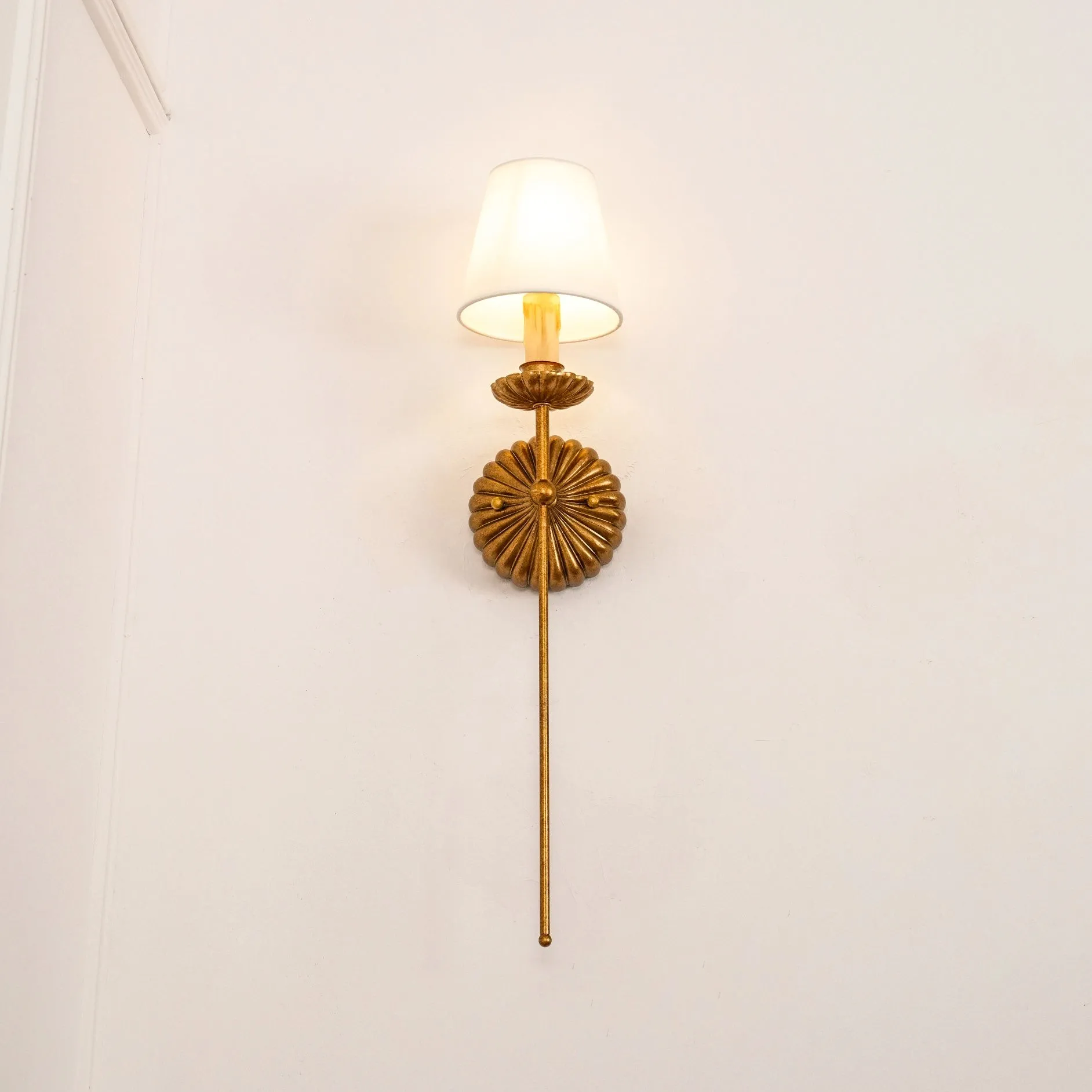 Catina Industrial Metal Grid Wall Lamp – Modern Sconce for Living Room T059