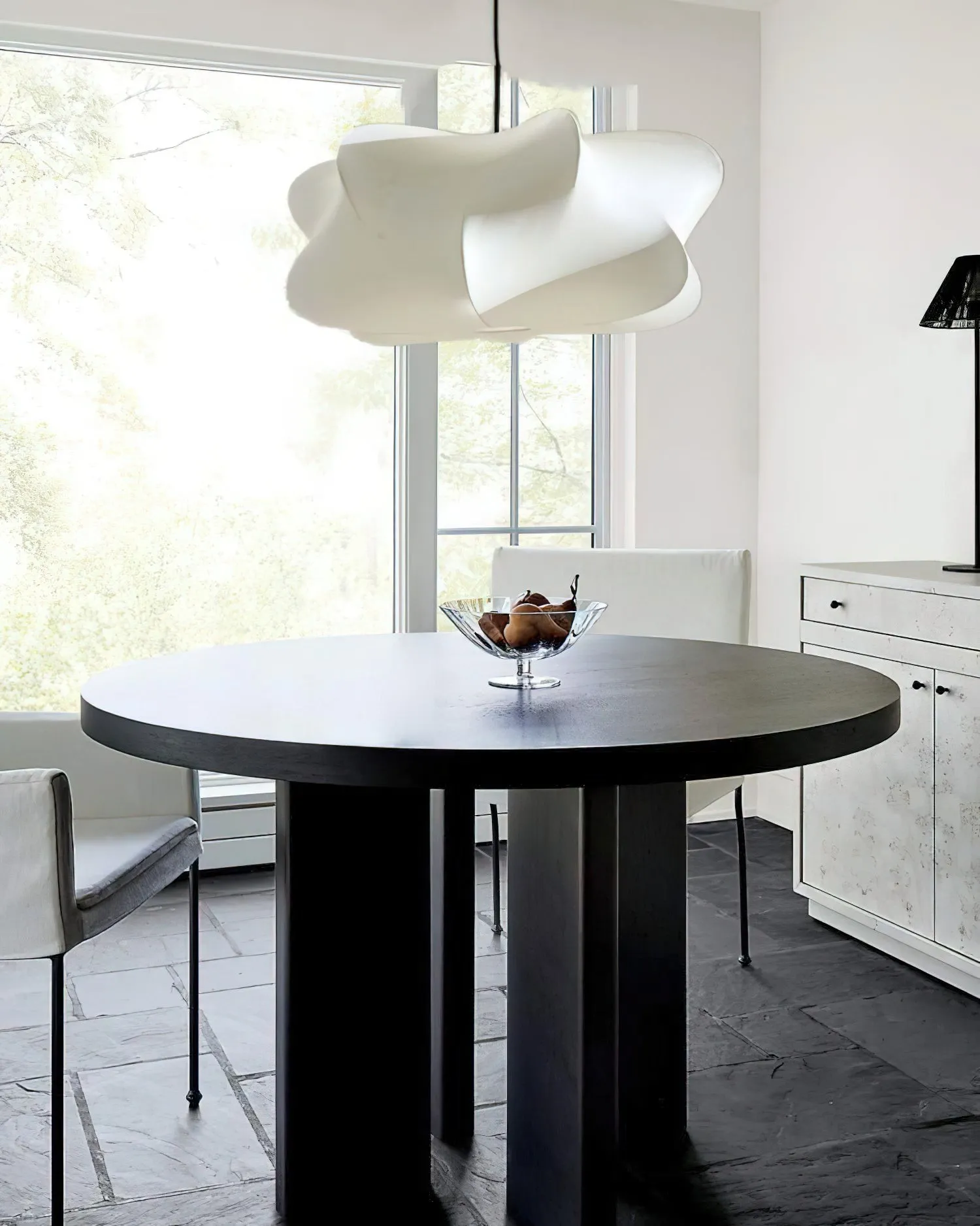 Sleek Modern Pendant Light - Adjustable Suspension for Dining Rooms M57