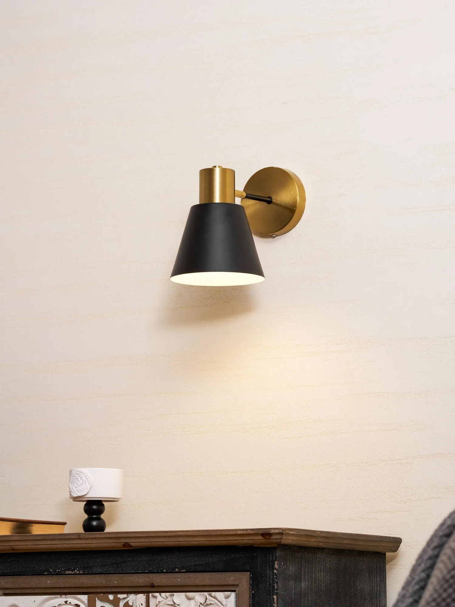 Adjustable Armed Wall Lamp T1597