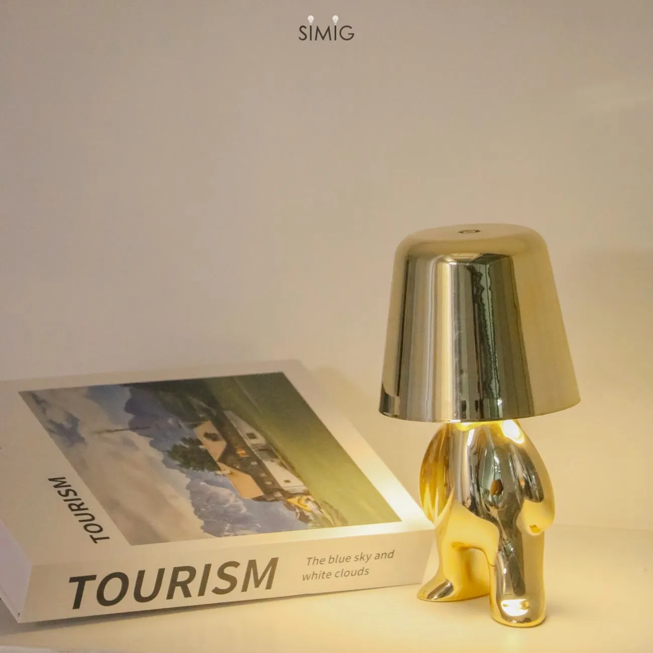 Aurabrova Human Figure Table Lamp - Modern Sculptural Design for Living Room