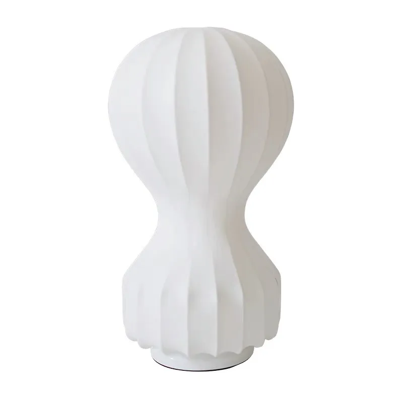 Gatto Table Lamp