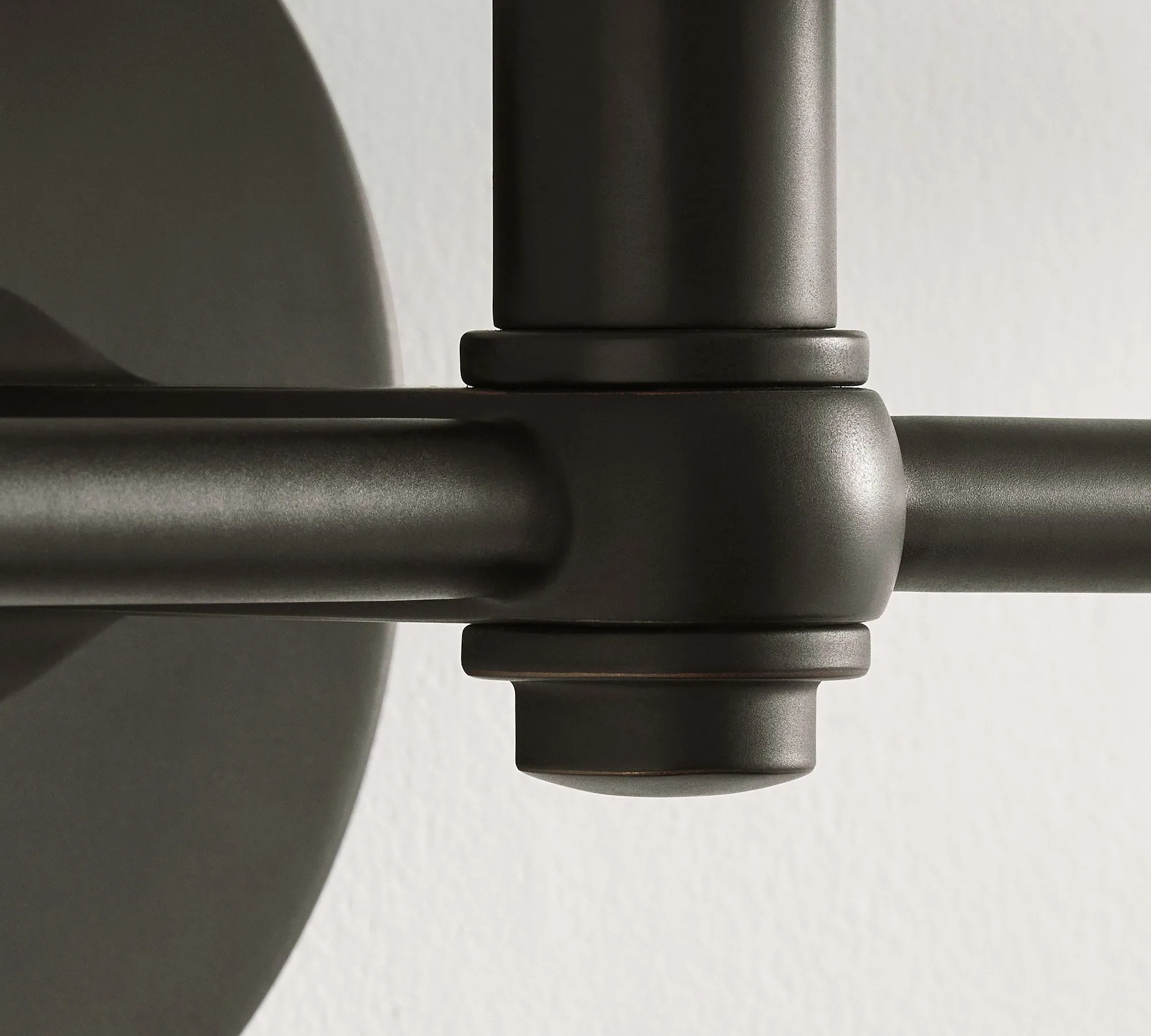 Modern Metal Wall Sconce – Adjustable Arms for Hallways T424