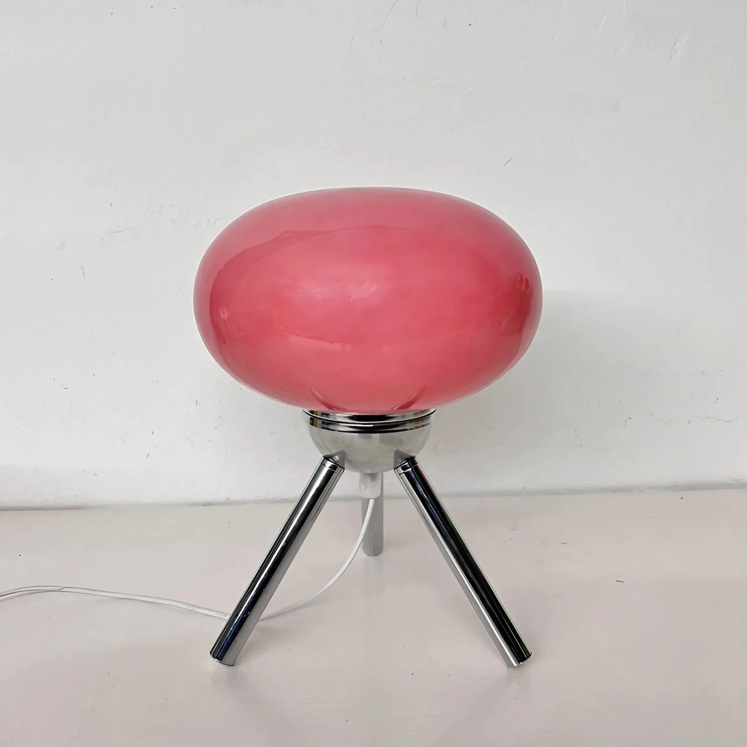 Bauhaus Tripod Glass Table Lamp S25