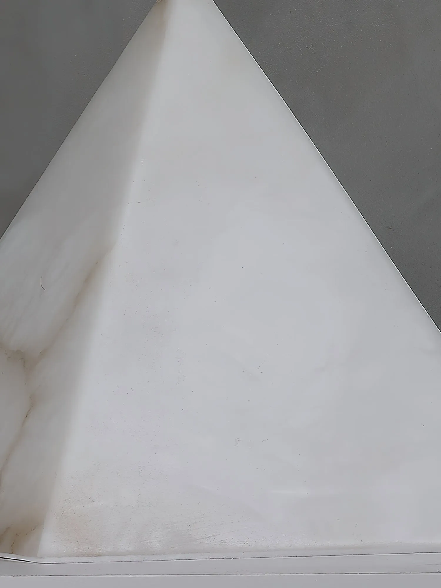Alabaster Pyramid Table Lamp T1652