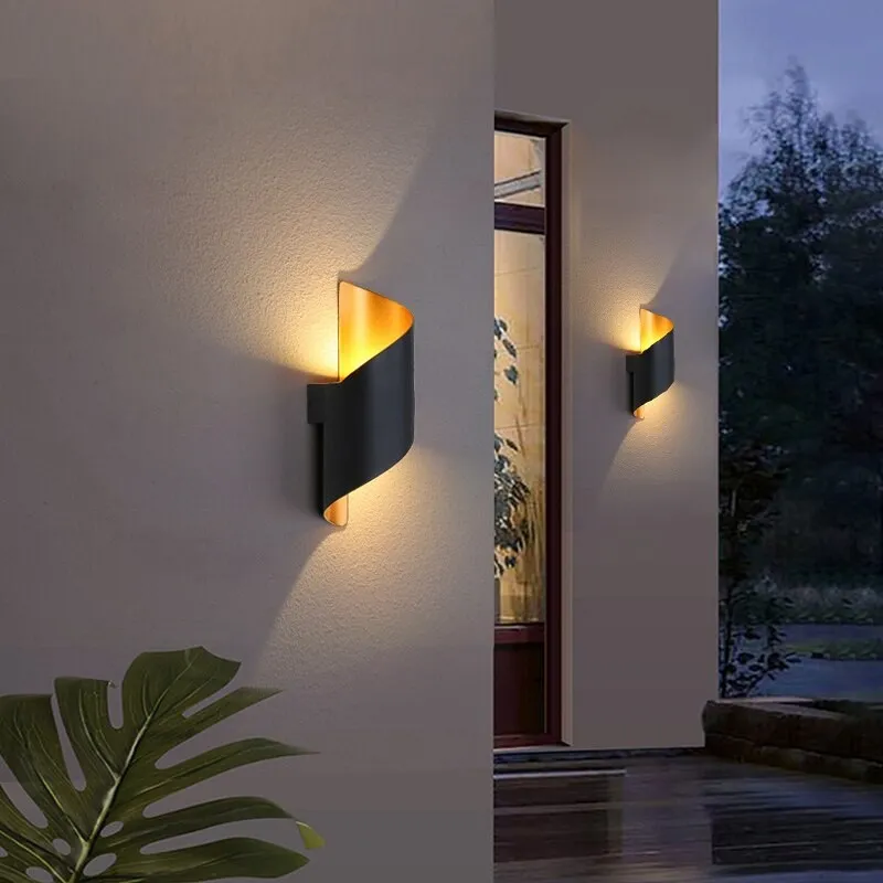 Modern Curl Twisted LED Wall Light M38