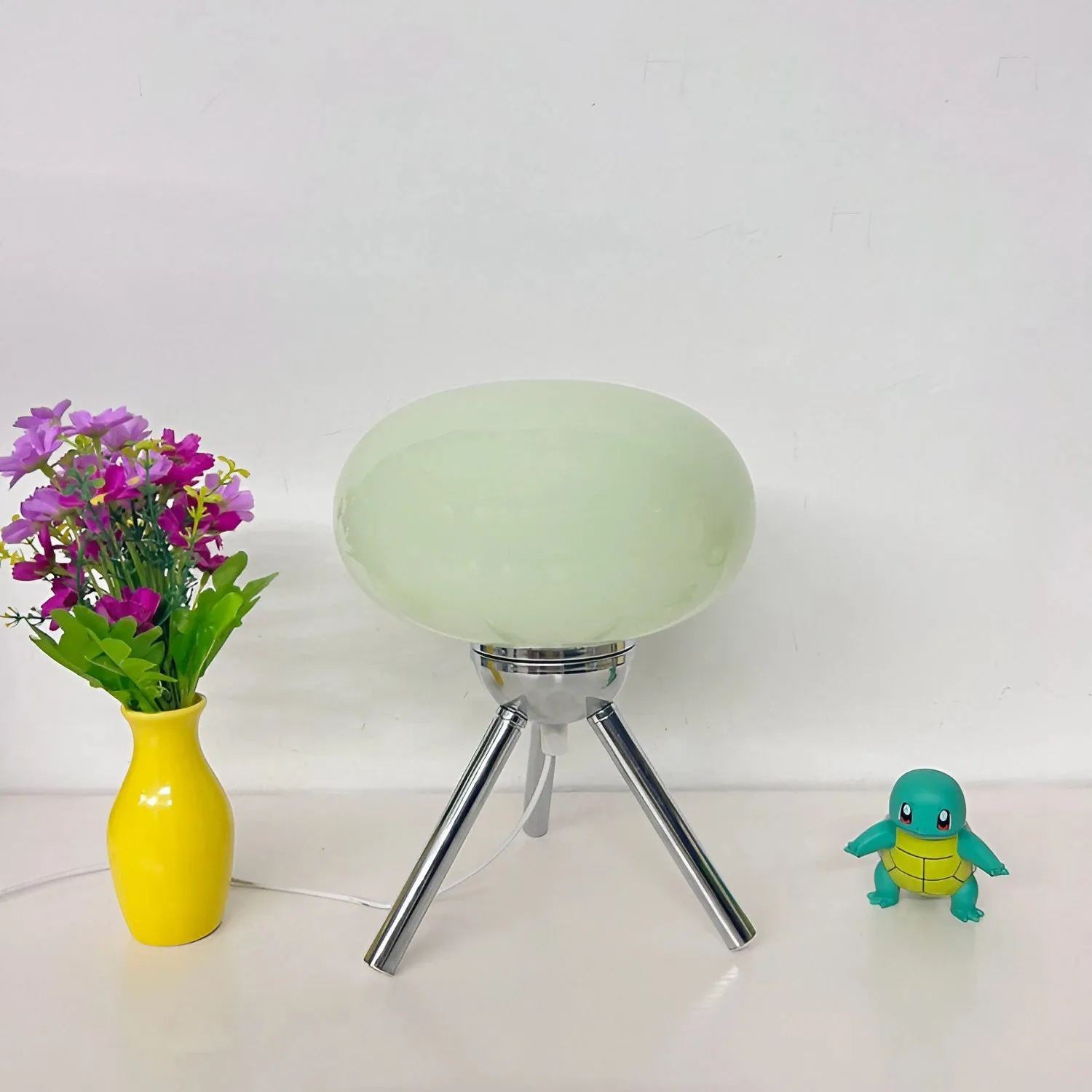 Bauhaus Tripod Glass Table Lamp S25