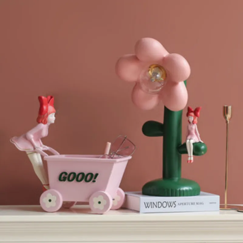 Flowery Table Lamp