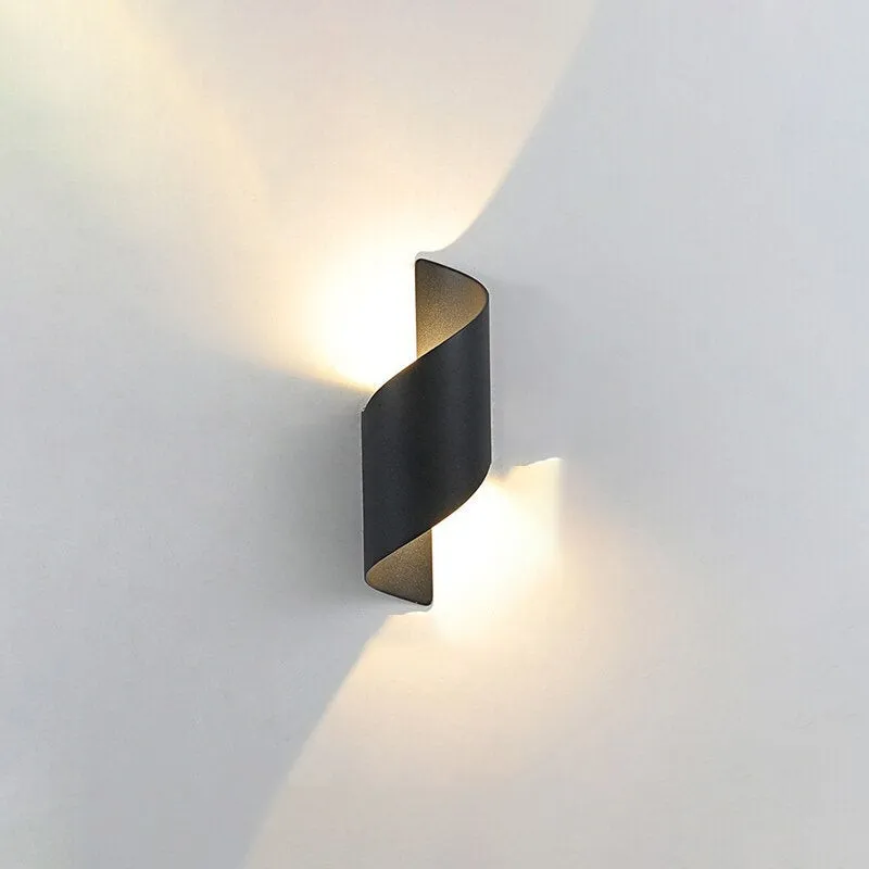 Modern Curl Twisted LED Wall Light M38