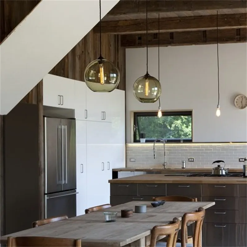 Niche Solitaire Pendant Light