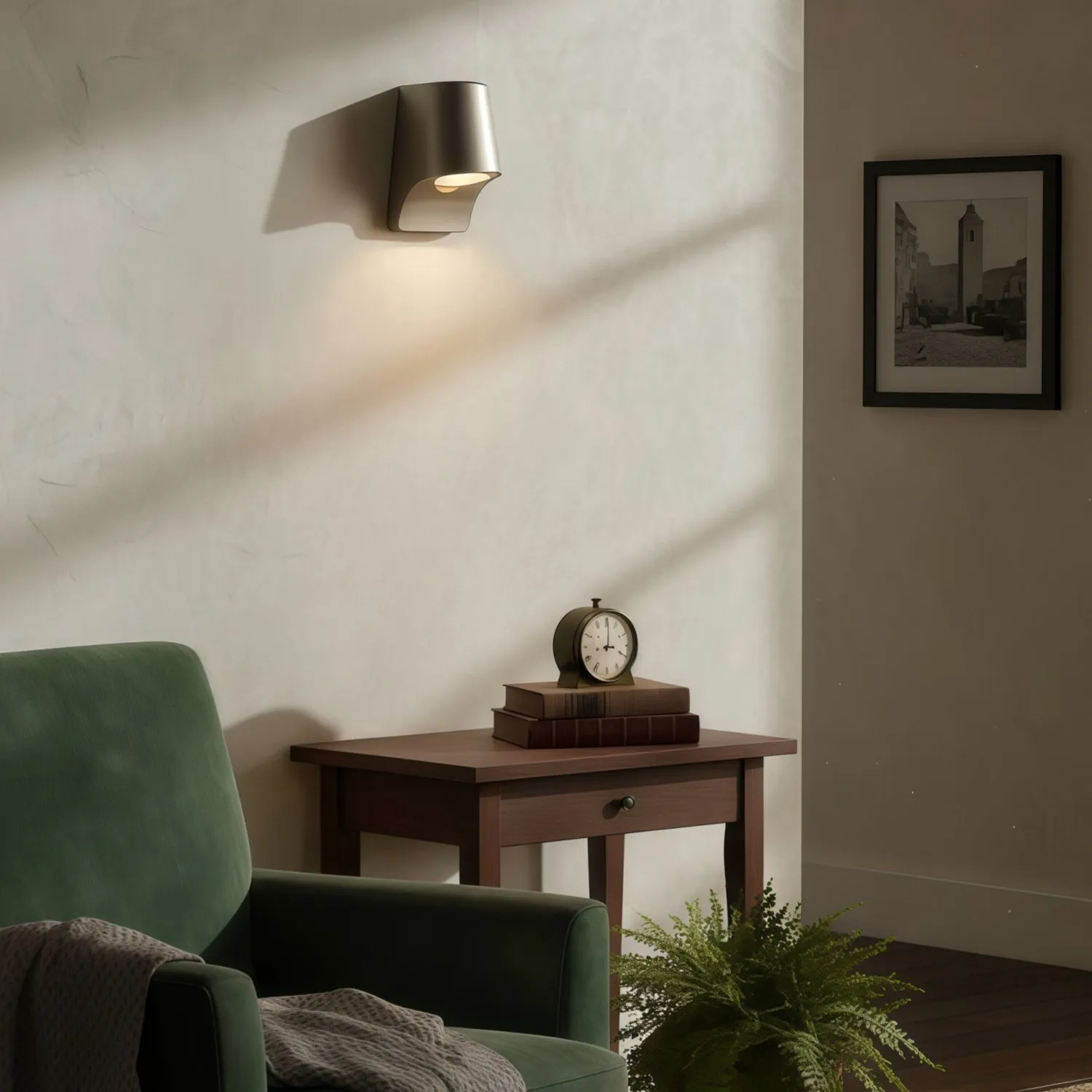 Rivathis Minimalist Metal Pewter Wall Lantern - Stylish Porch Fixture Ideal for Entry or Garden T894